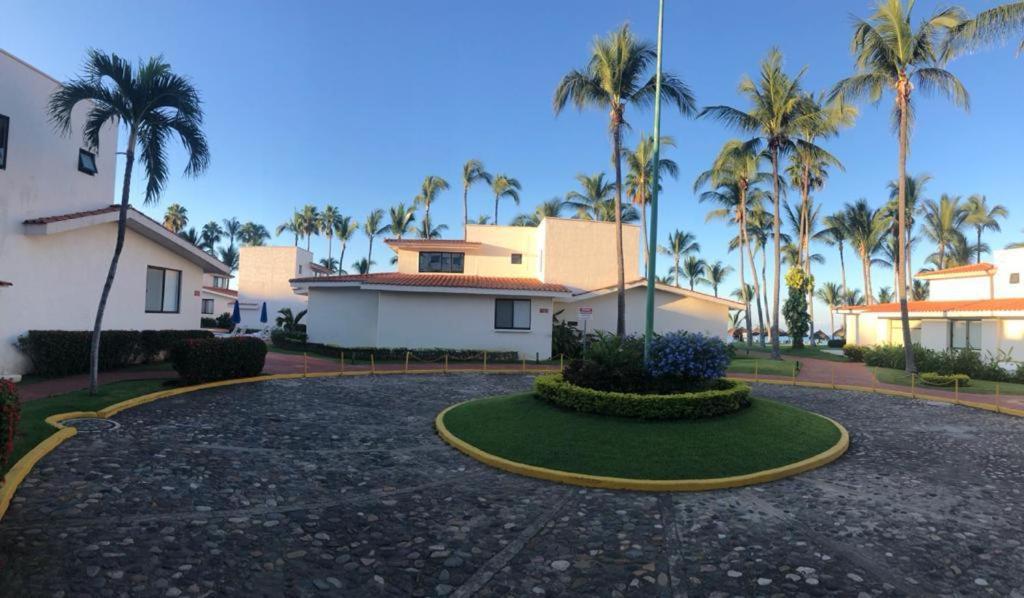 Marina Fiesta Aparthotel Nuevo Vallarta Exteriör bild